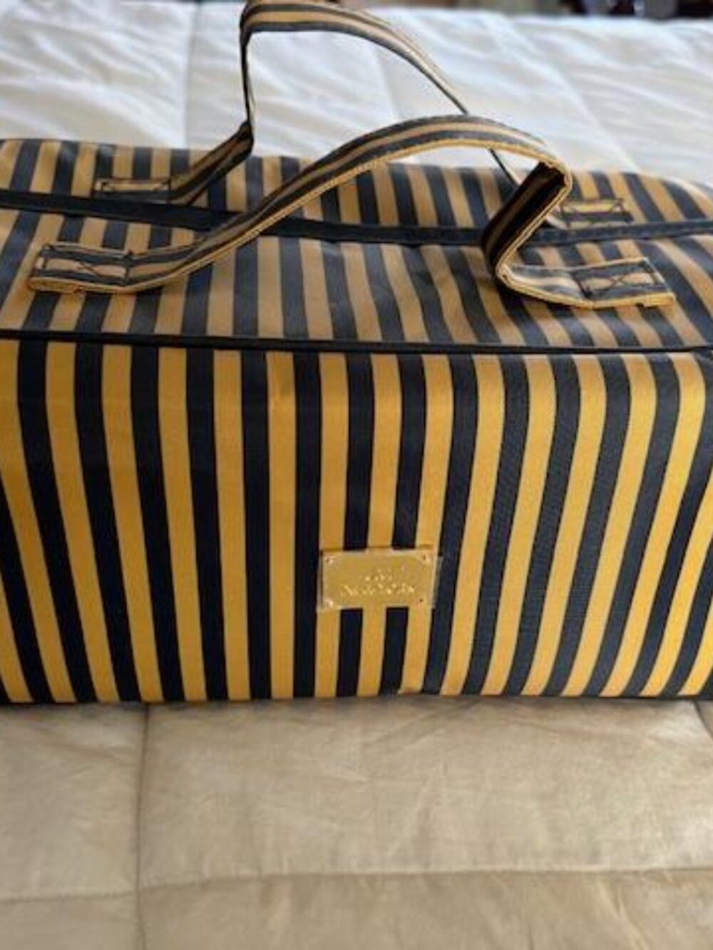 Efficient Cosmetic Bag with Handles & Four Large Zippered Organizer Compartments - Picture 2 of 4